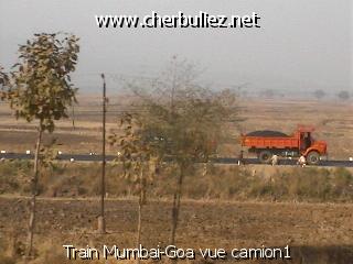légende: Train Mumbai-Goa vue camion1
qualityCode=raw
sizeCode=half

Données de l'image originale:
Taille originale: 102261 bytes
Heure de prise de vue: 2002:02:05 06:17:44
Largeur: 640
Hauteur: 480

